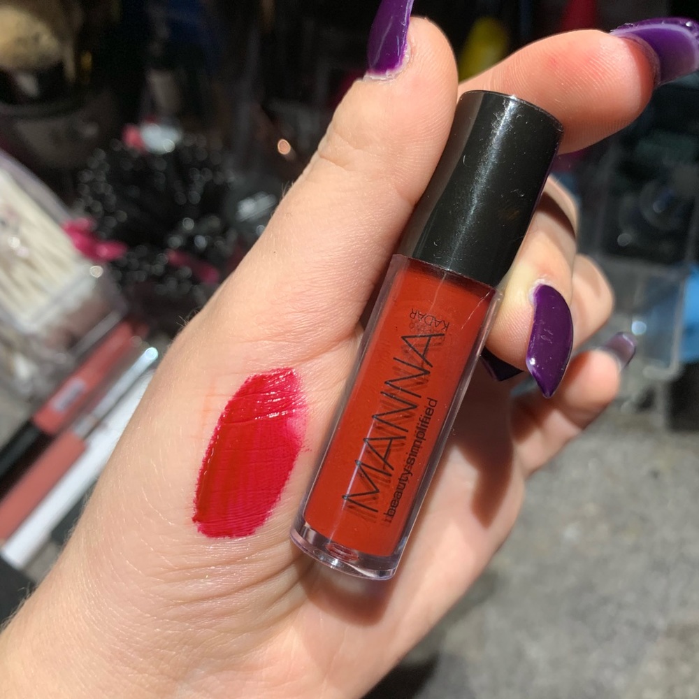 red liquid lip